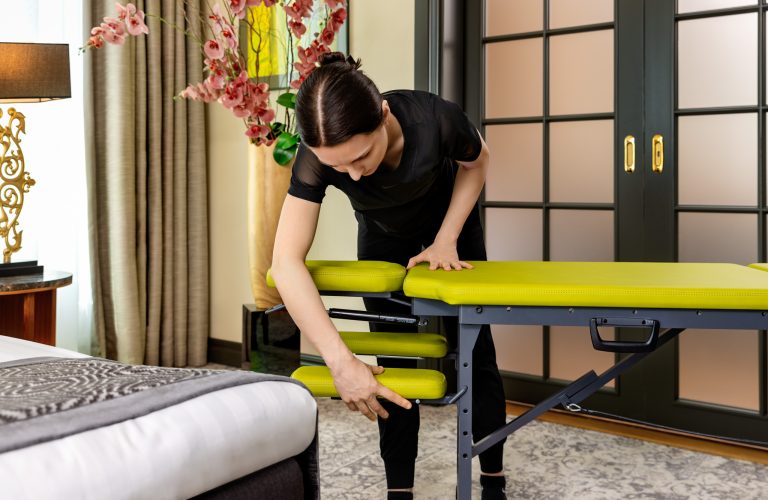 The EQUA Premium massage table is easy to carry and breeze to set up, thanks to its user-friendly design. The sturdy, yet lightweight construction guarantees durability without sacrificing comfort or stability, providing a solid foundation for a wide range of therapeutic techniques.